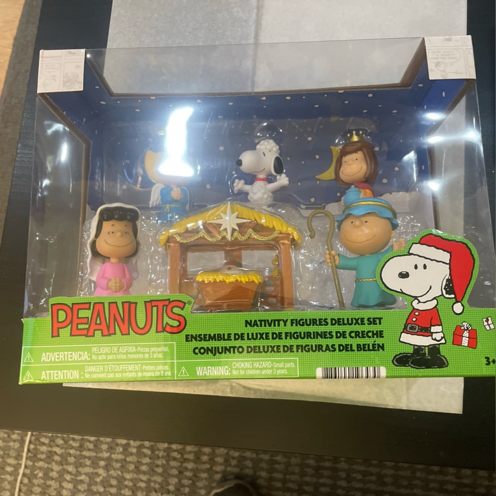 Peanuts Charlie Brown Christmas Nativity Figure Set Snoopy Lucy Sally Patty